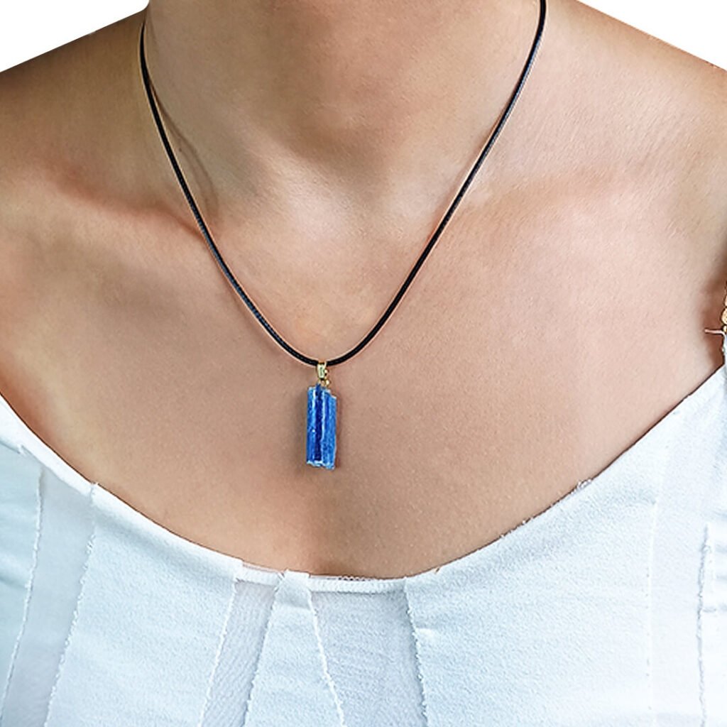 pingente-cianita-azul-dourado-